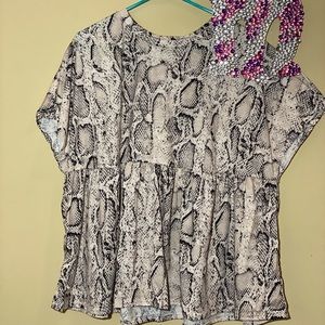 NWT Boohoo SnakeSkin Shirt